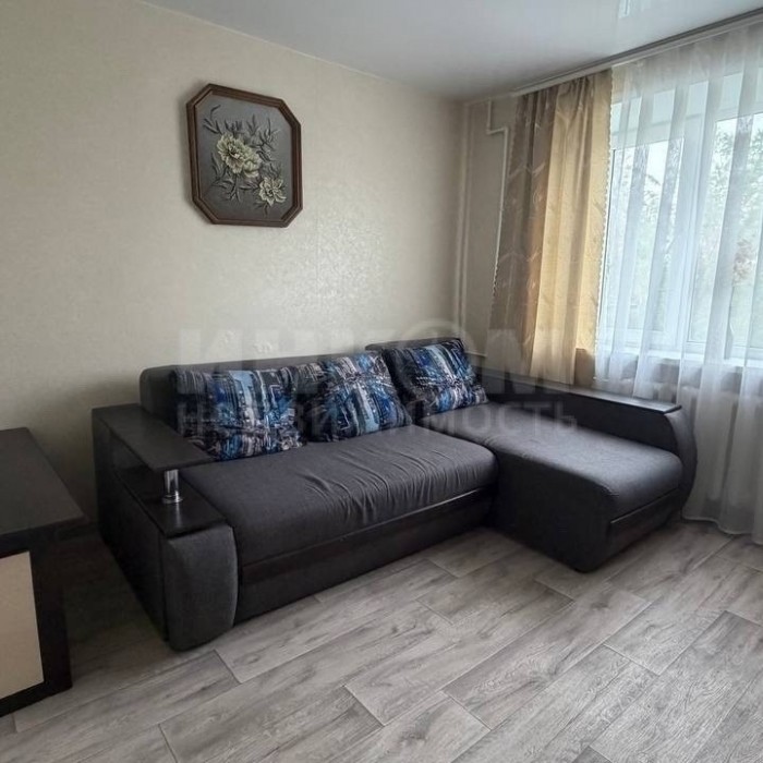 Фото Продам полугостинку в г Луганск кв Жукова
