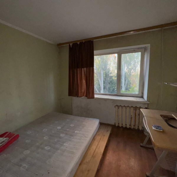 Продам 3х комнатную квартиру г. Луганск, Жовтневый р - н, кв. Волкова (р - н кафе Восток)