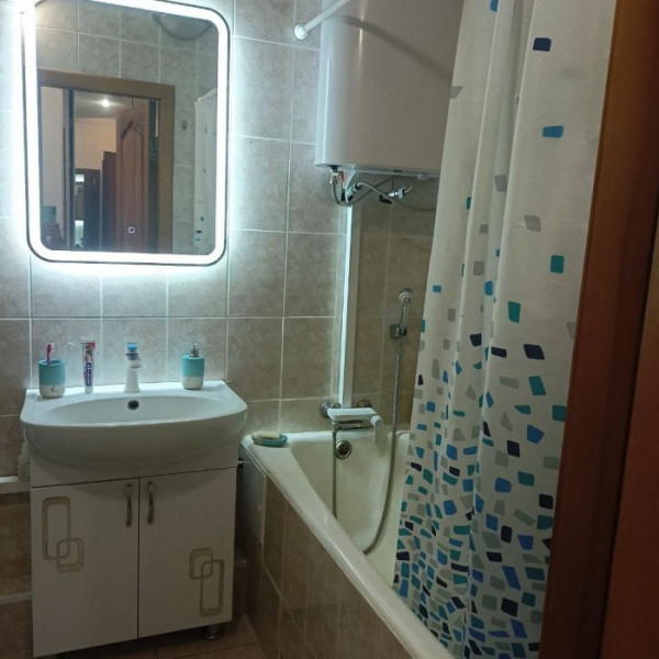 Фото Продам 2-х комнатную квартиру в самом центре Луганска, ул. Демёхина