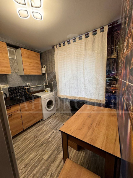 Фото Сдам посуточно квартиру (г. Стаханов, пр. Ленина дом, 17а)