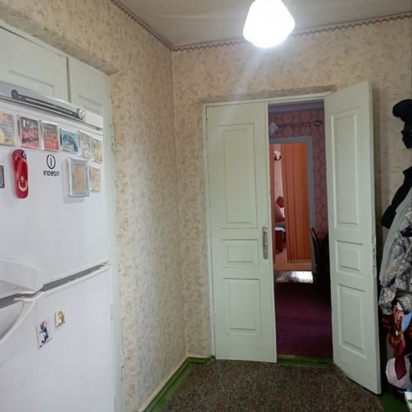 Фото Продам большой, блочный дом район 11 поликлиники
