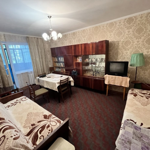 Фото Продам просторную 1- к. квартиру, г. Луганск, кв. Героев Сталинграда (р- н Шашлык Хаус)