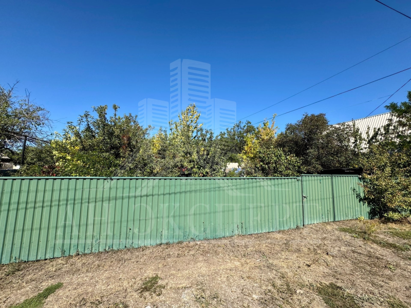 ПРОДАМ УЧАСТОК С ДОМOM (г. Стаханов, ул. Сажевая)