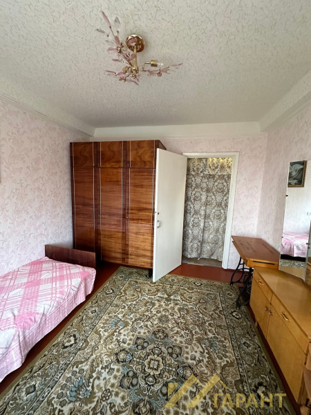 Фото 3-к квартира в р-н Спорттоваров г. Алчевск