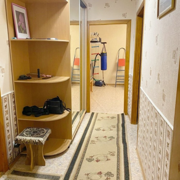 Продам 2-х комнатную квартиру на кв. Южный.