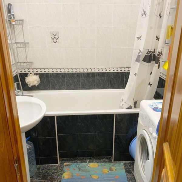 Фото Продам 2-х комнатную квартиру на кв. Южный.