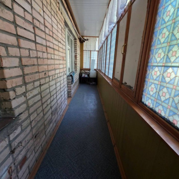 Фото Продам 1-комн квартиру под коммерцию в центре г. Луганск ул. Советская