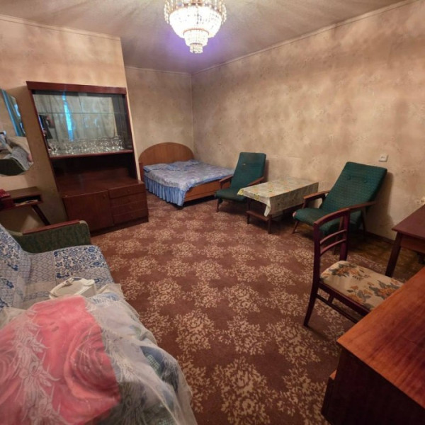 Фото Продам 1-комн квартиру под коммерцию в центре г. Луганск ул. Советская