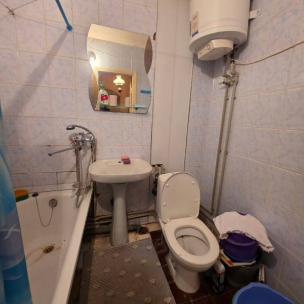 Фото Продам 1-комн квартиру под коммерцию в центре г. Луганск ул. Советская