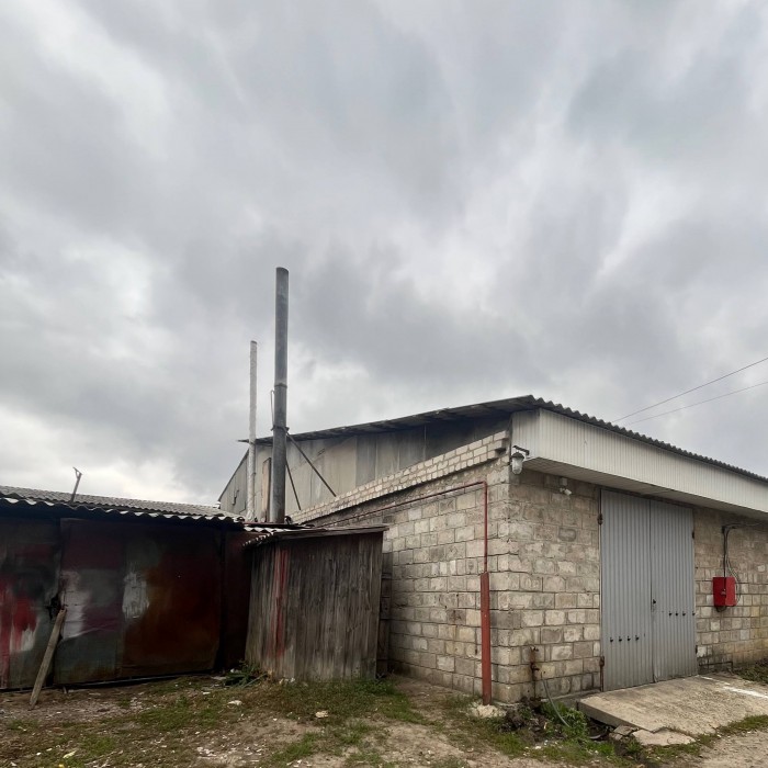Фото Продам действующий магазин в Станице Луганской. Общая площадь 183м2