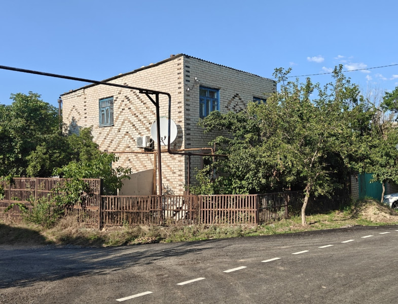 Продам дом в г. Лутугино