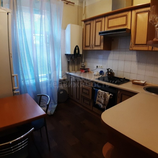 Продам 2к 15-я Линия с А.О.