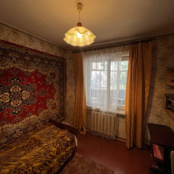 Фото Продам 4-х комн квартиру в центре города Луганск улица Фрунзе