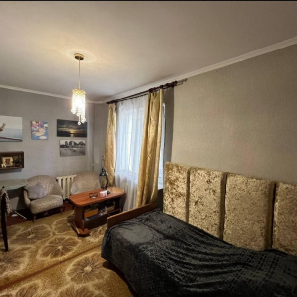 Фото Продам 4-х комн квартиру в центре города Луганск улица Фрунзе