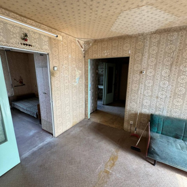 Фото Продается двух комнатная квартира, на квартале Якира, дом 9