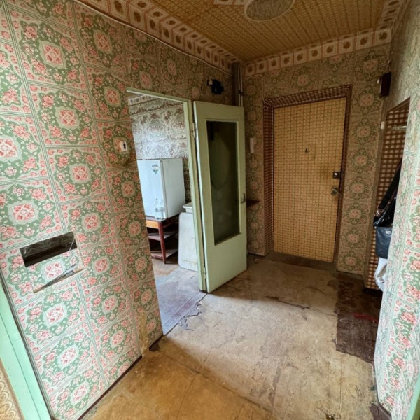 Фото Продается двух комнатная квартира, на квартале Якира, дом 9