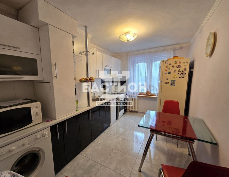 3-х комнатная квартира, улица Анри Барбюса, 18, ID: 2052679
