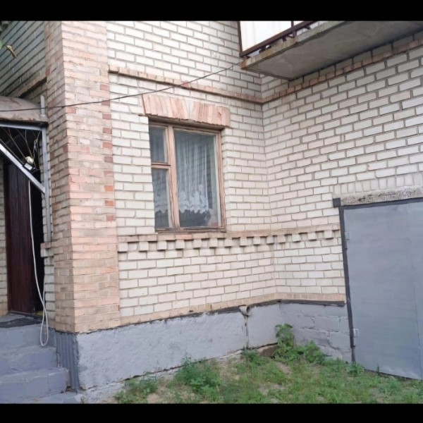 Продам дом 500 м2 в г. Луганск ул. Танковая