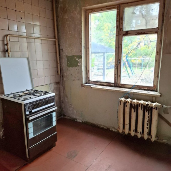 Продам 3-к квартиру на кв. Шевченко, г.Луганск.