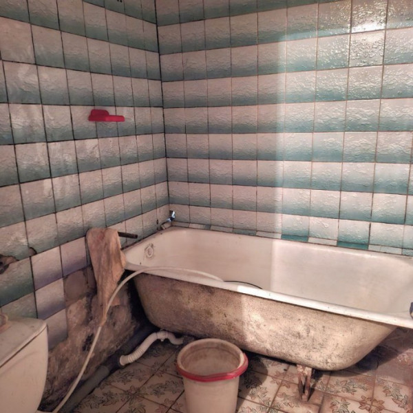 Фото Продам 3-к квартиру на кв. Шевченко, г.Луганск.