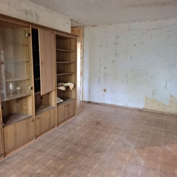 Фото Продам 3-к квартиру на кв. Шевченко, г.Луганск.