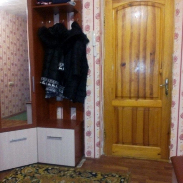 Продам 3-х комнатную квартиру на кв. Комарова