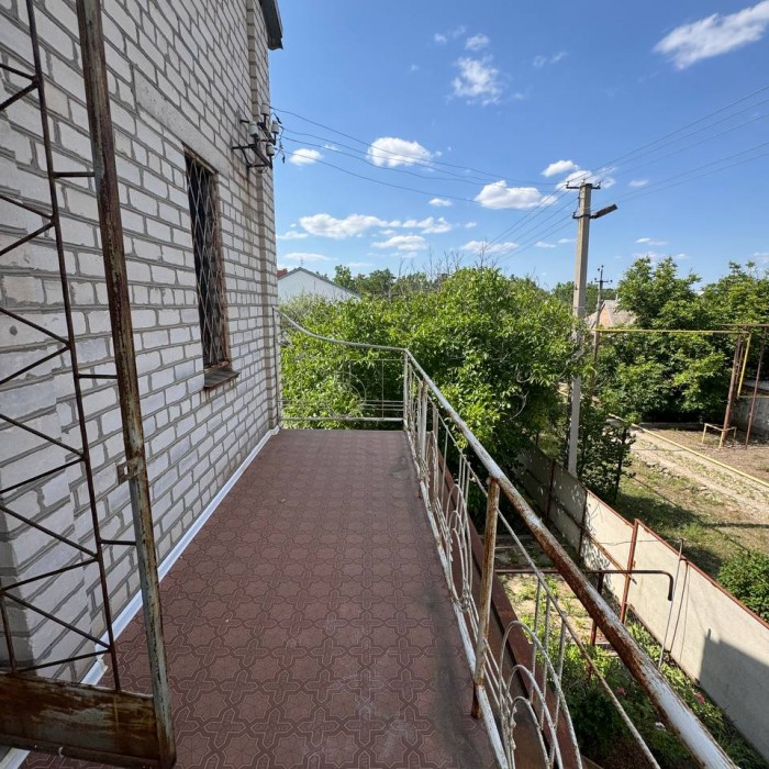 Фото Продам 2-х эт дом п. Вольный, ул. Лысенко.