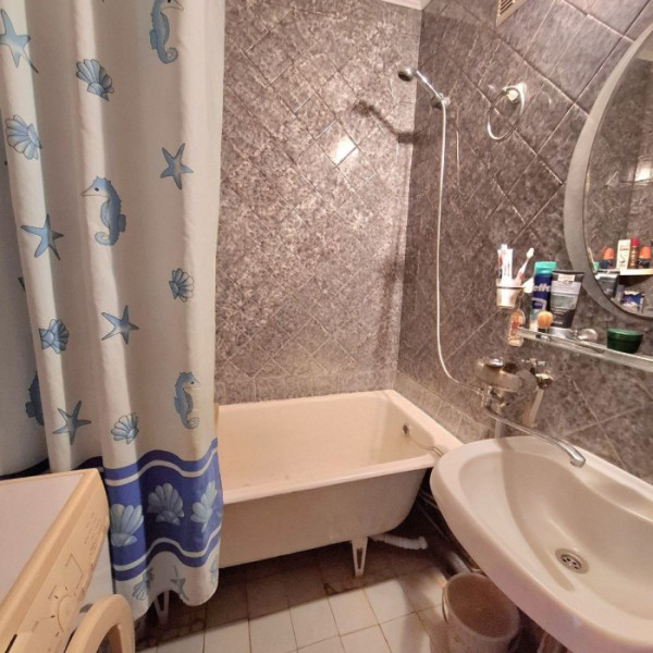 Фото Продам 3-к квартиру Кв. Волкова, г. Луганск.