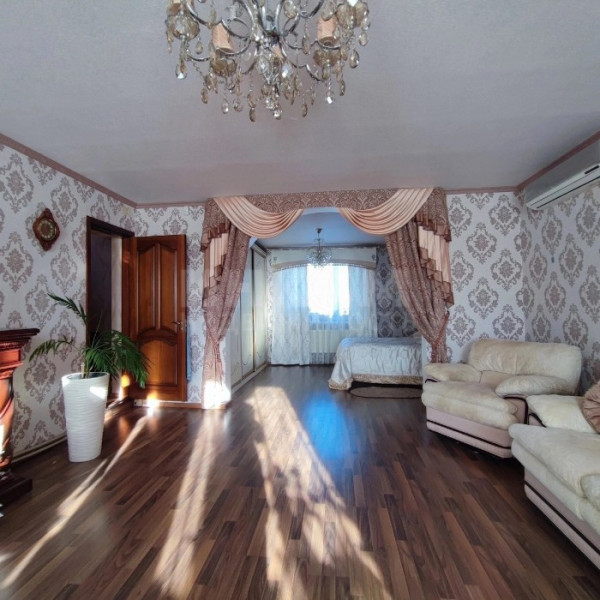 Фото Продам отличный дом в районе Черного кота