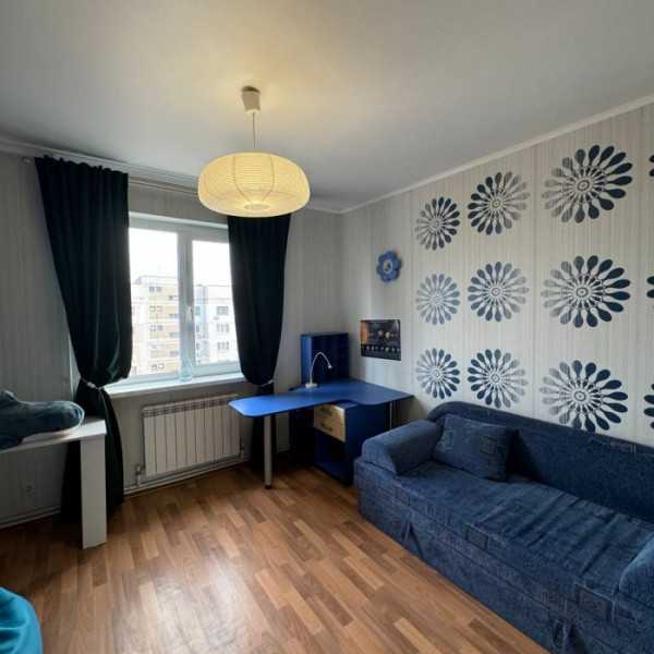 Продам 4-х комнатную кваpтиру ул. Энри Барбюса