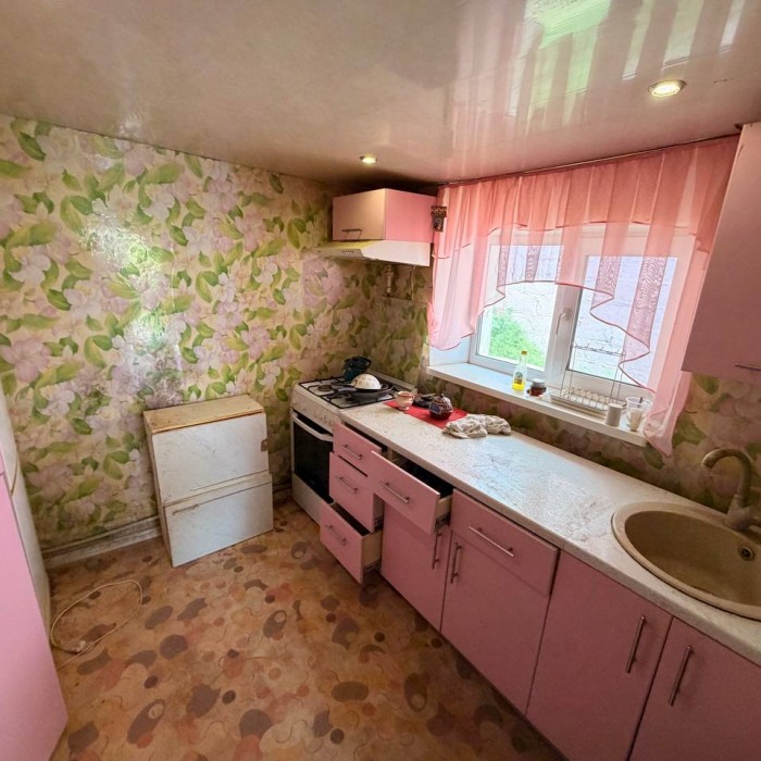 Продам дом в г. Луганск, пер. Кубанский (средний Камброд, р- н 28 школы).