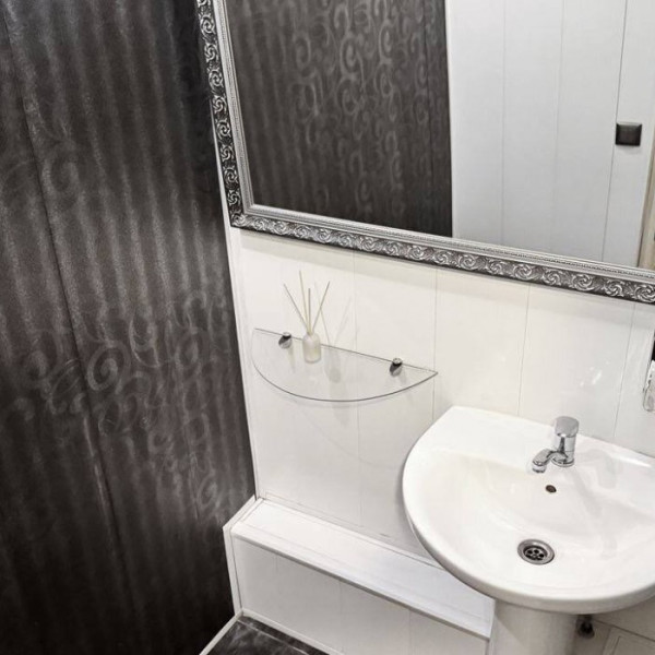 Фото Продам 2 х комнатную квартиру кВ Солнечный 1/5 этаж