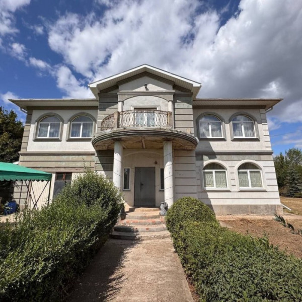 Продам Дом 515м2 п. Видный рн. Конно спортивной школы