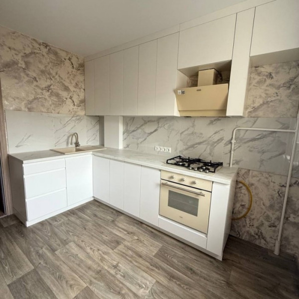 Фото Продам 3-х комн квартиру в городе Луганск 1-й Микрорайон