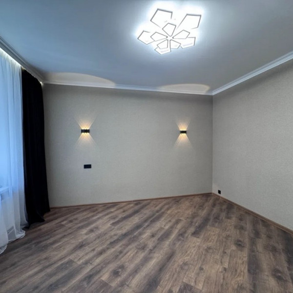 Фото Продам 3-х комн квартиру в г Луганск ул Красноармейская