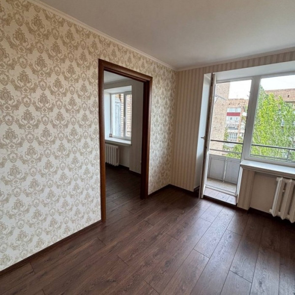 Фото Продам 3-х комн квартиру в Центре города Луганск улица Титова