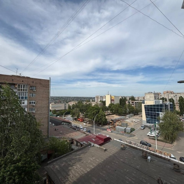 Фото Продам 3-х комн квартиру в Центре города Луганск улица Титова
