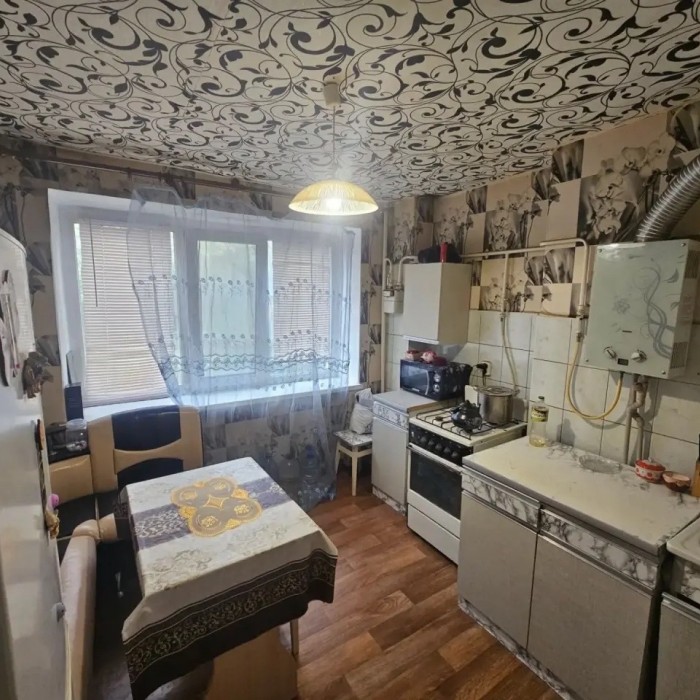 7346 Продам 1 комн. квартиру в р-не СШ 6