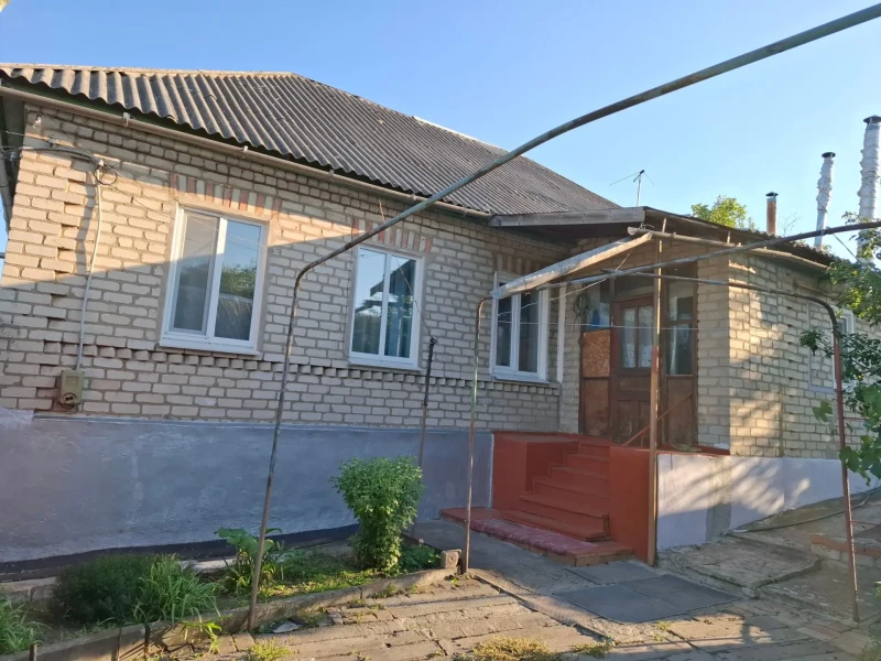 Дом с флигелем Красный Яр