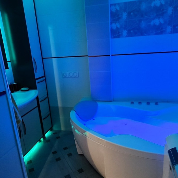 Фото Продам 4-х комн квартиру с АО в городе Луганск улица Победоносная