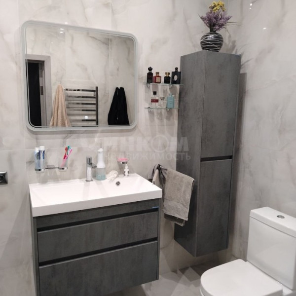 Фото Продам 2-комн квартиру в Центре г Луганск ул В Шевченко