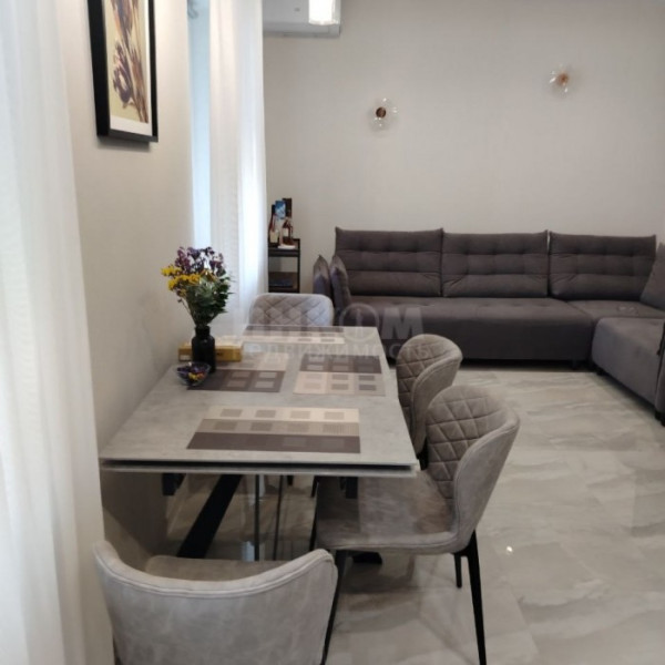 Продам 2-комн квартиру в Центре г Луганск ул В Шевченко