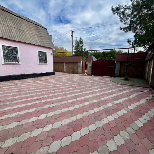 Продам дом в станице Луганской. Общая площадь 87.8м2