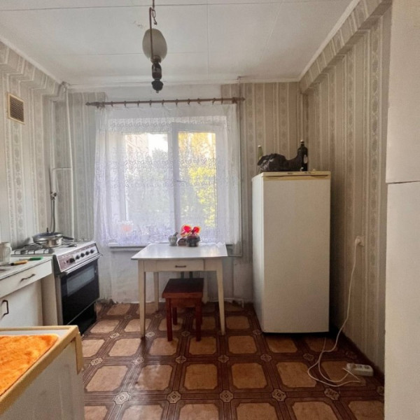 Продам 2-х комн квартиру в городе Луганск улица Марины Расковой