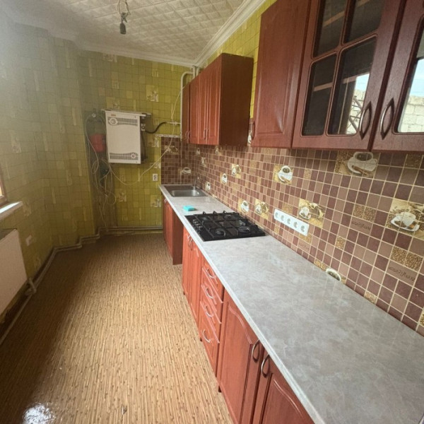 Продам квартиру в городе Луганск поселок Тепличное