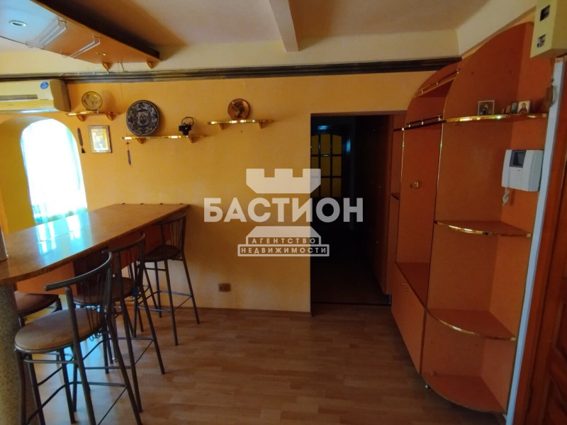 3-х комнатная квартира, квартал Ватутина 15 , ID:2046010