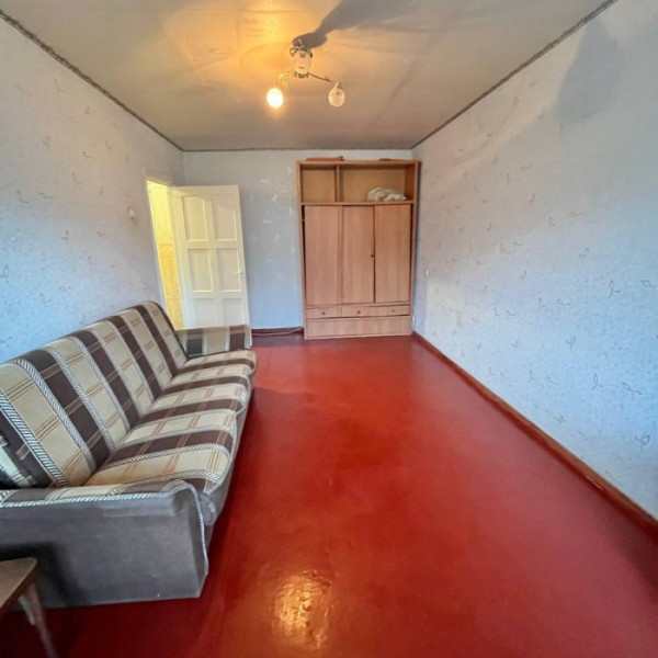 Продам 1-к квартиру на Восточном квартале 3 этаж 9 этажного дома