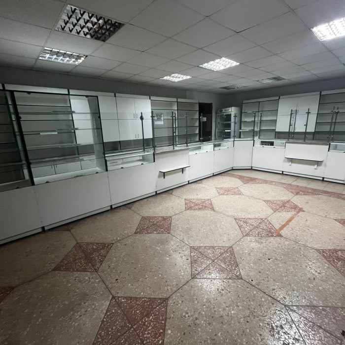 Фото Продам отдельно стоящее коммерческое помещение (Аптека на Центральном рынке) в г. Алчевск по ул. Горького.