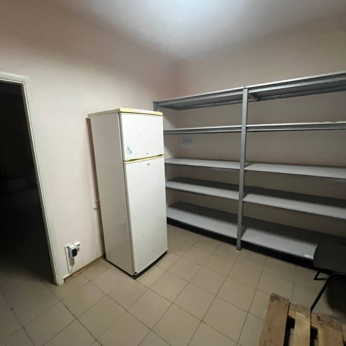Фото Продам отдельно стоящее коммерческое помещение (Аптека на Центральном рынке) в г. Алчевск по ул. Горького.