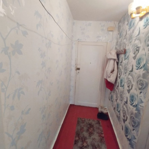 !!! Снижение цены!!! Продам 1- ю квартиру на кв. Ватутина.